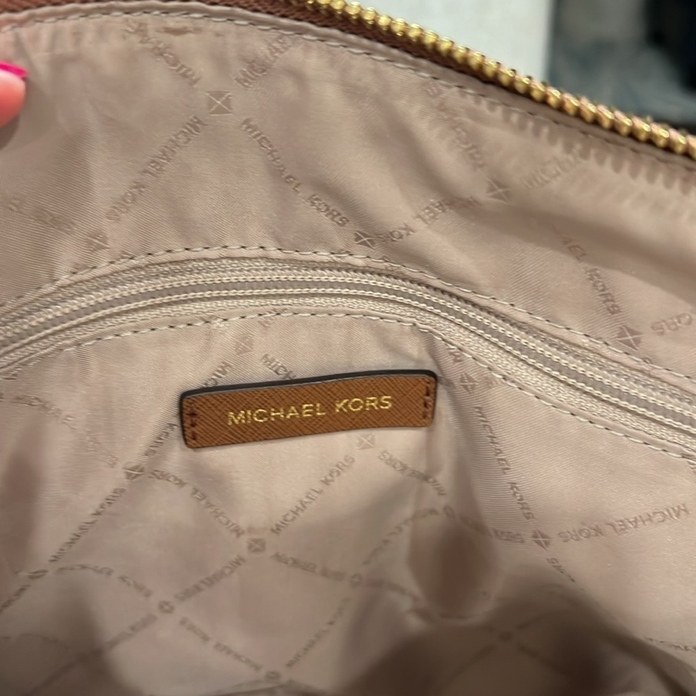 Michael Kors EUC Jet Set Tote - Picture 5 of 6